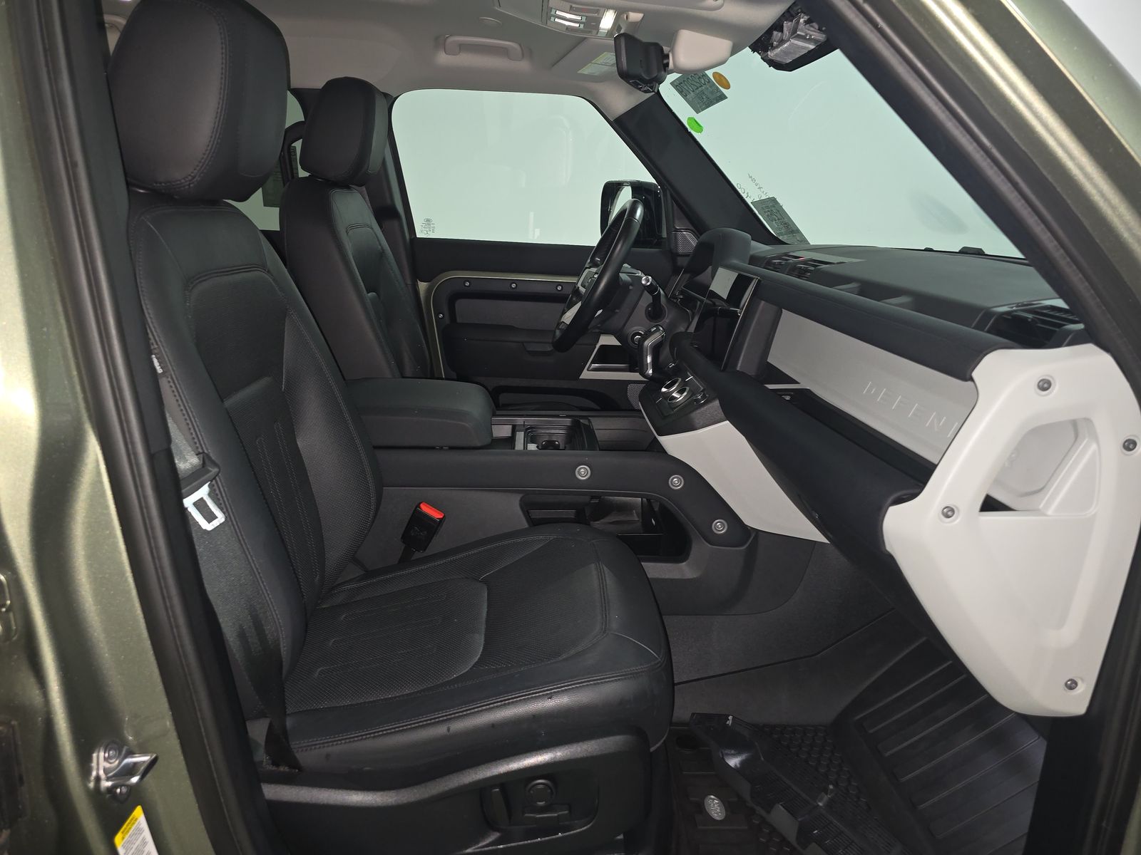 2022 Land Rover Defender 110 SE AWD