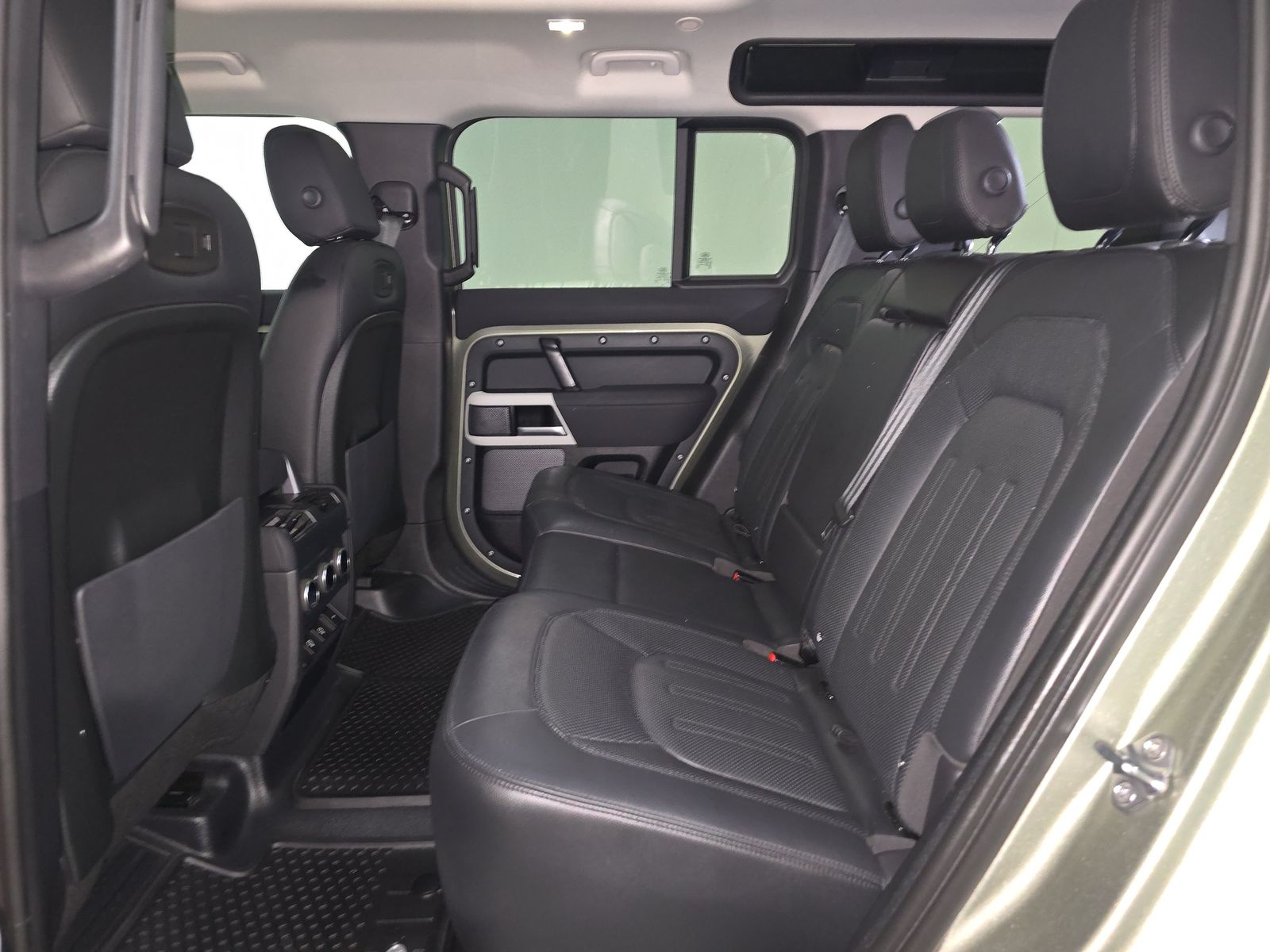 2022 Land Rover Defender 110 SE AWD