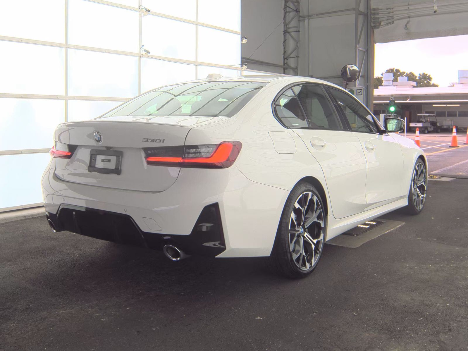 2025 BMW 3 Series 330i RWD