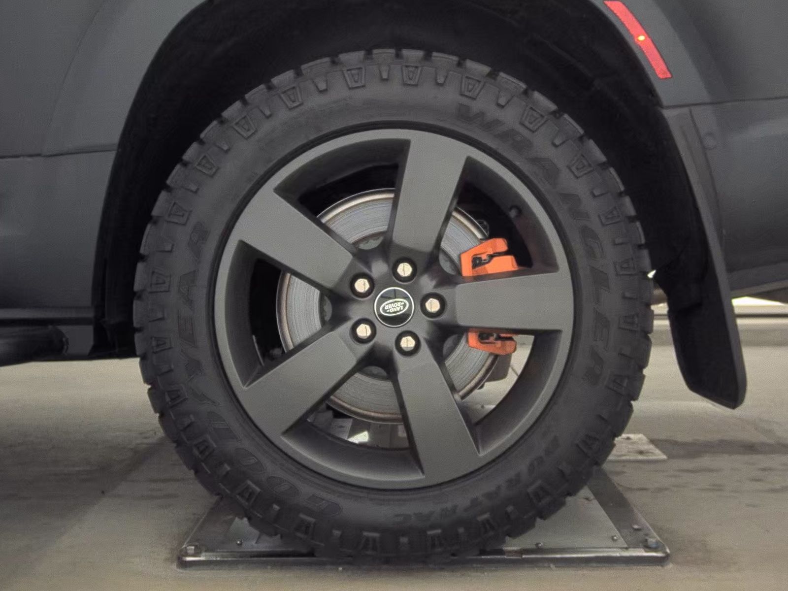 2023 Land Rover Defender 130 SE AWD