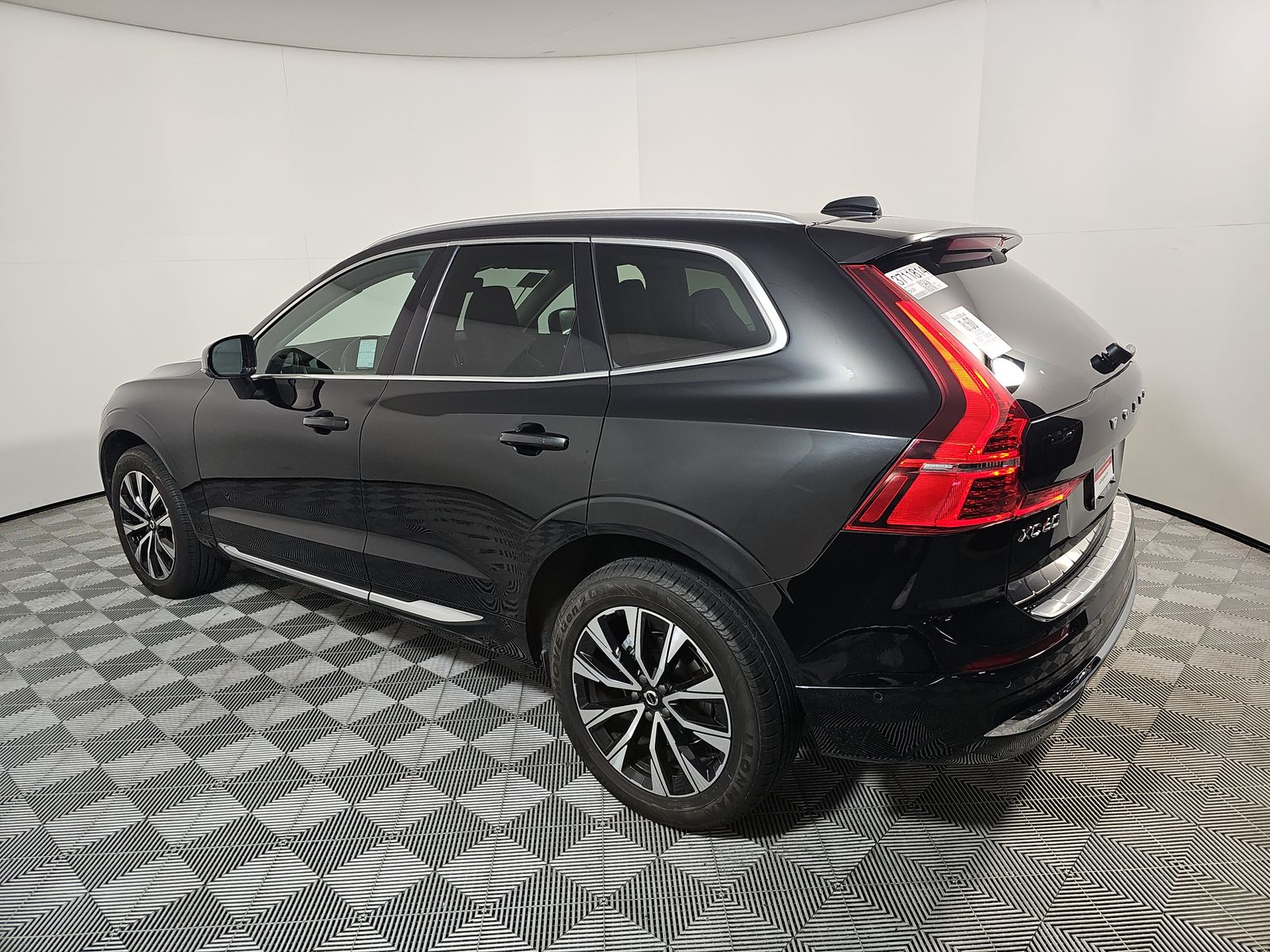 2023 Volvo XC60 B5 Plus AWD
