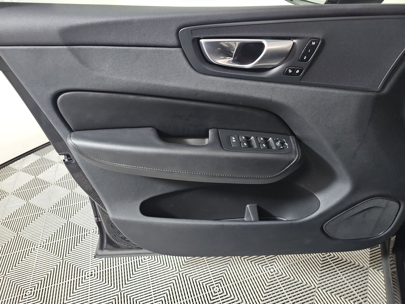 2023 Volvo XC60 B5 Plus AWD