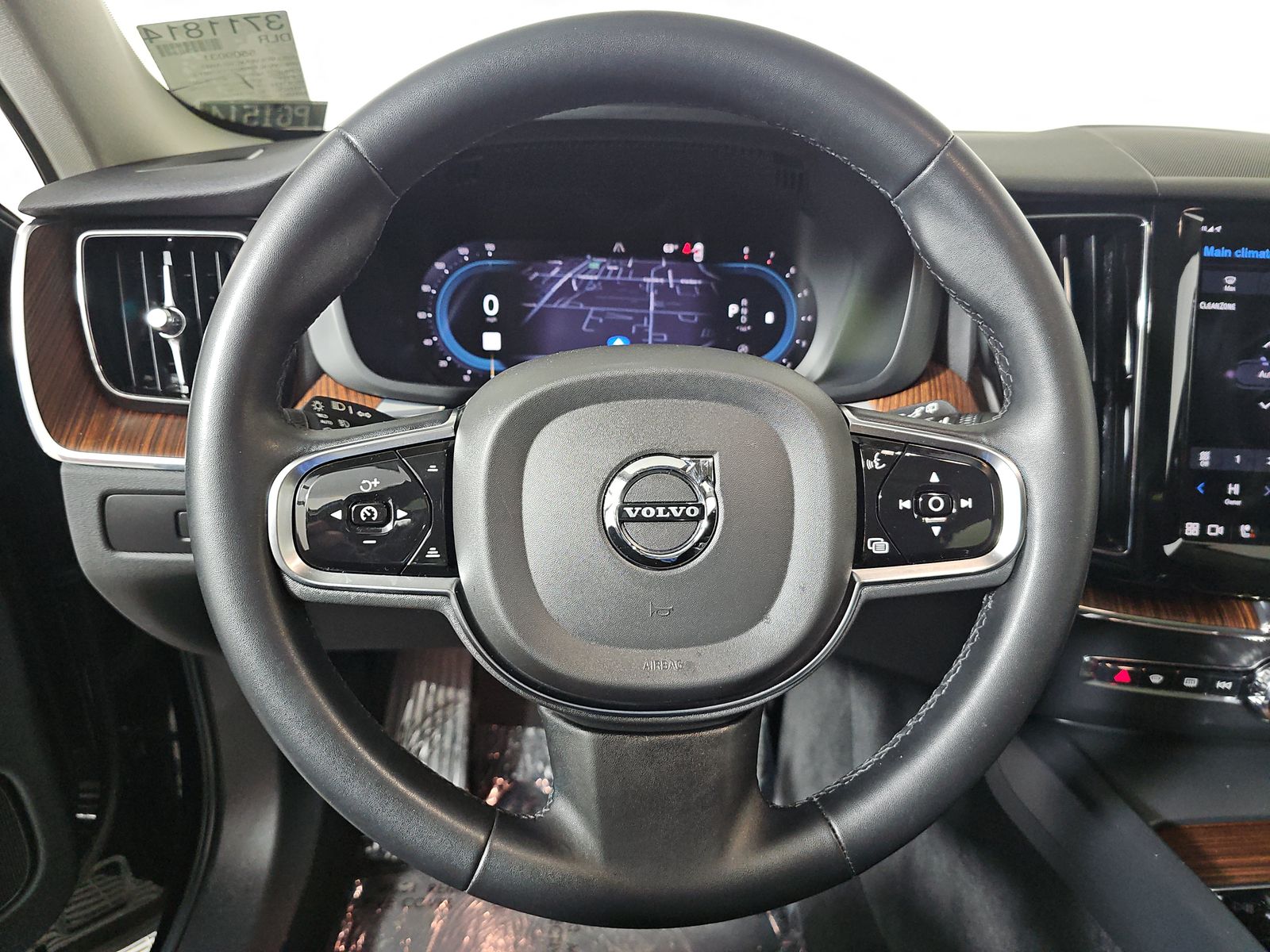 2023 Volvo XC60 B5 Plus AWD