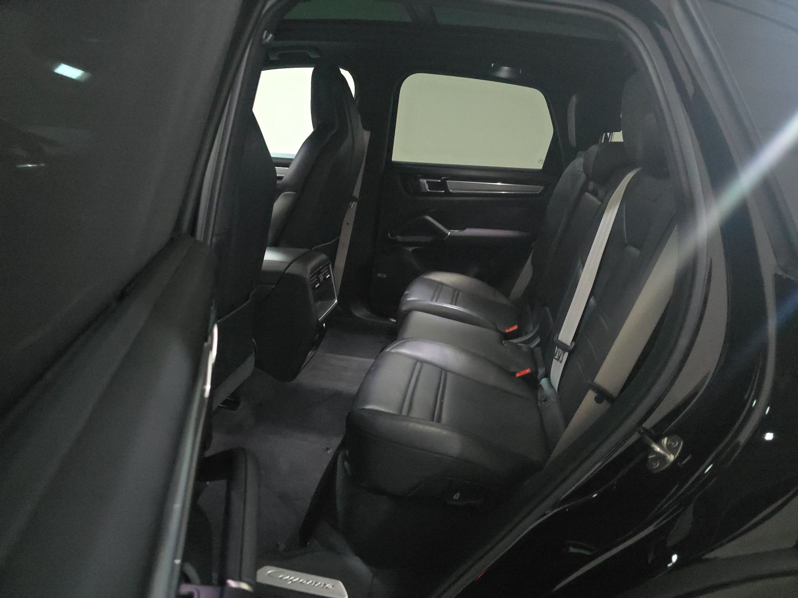 2022 Porsche Cayenne Platinum Edition AWD