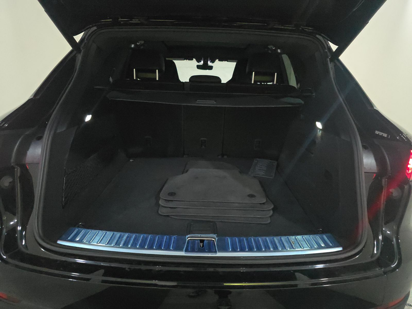 2022 Porsche Cayenne Platinum Edition AWD