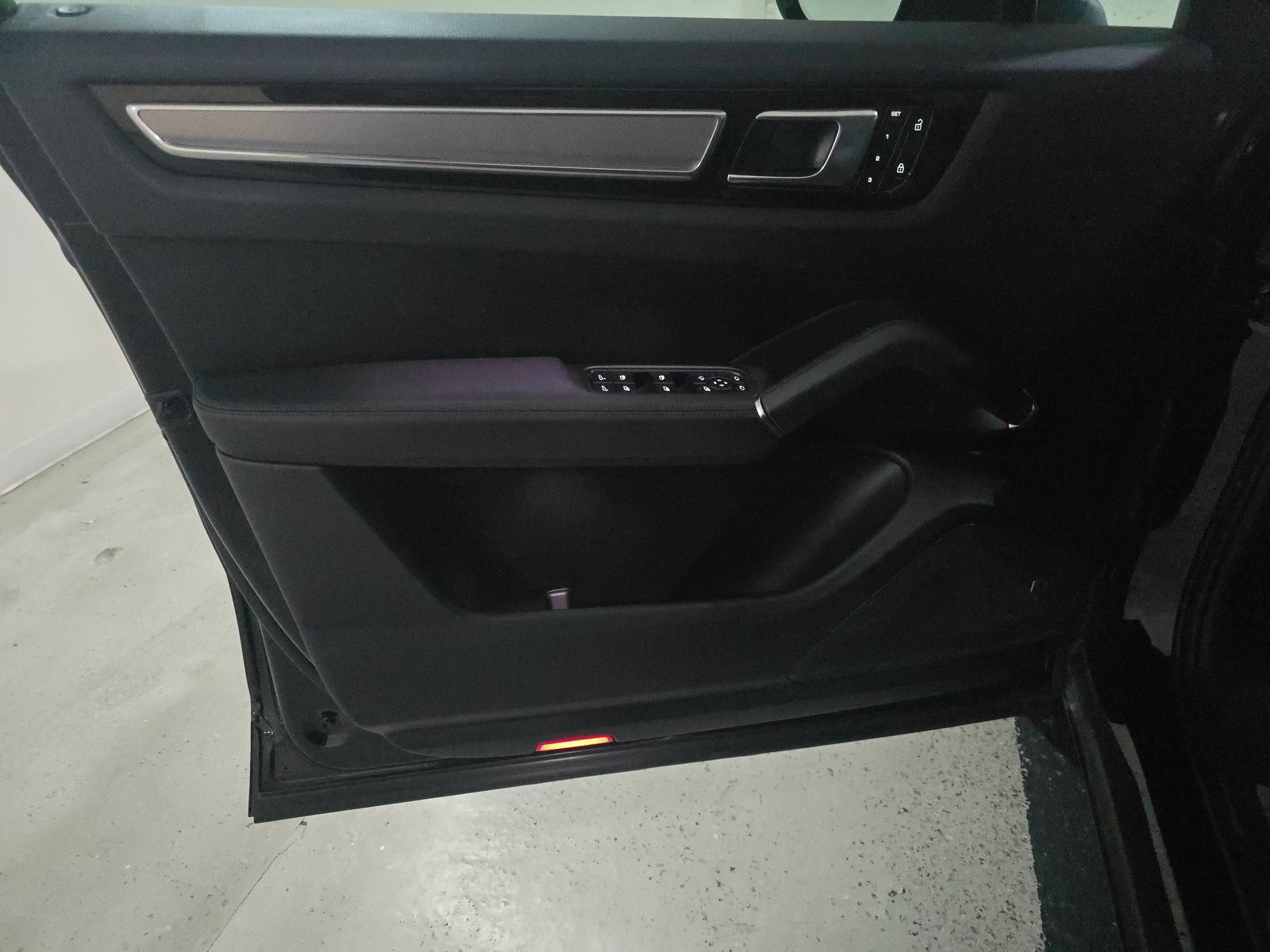 2022 Porsche Cayenne Platinum Edition AWD