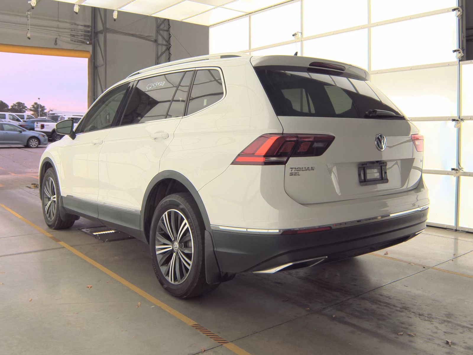 2018 Volkswagen Tiguan 2.0T SEL FWD