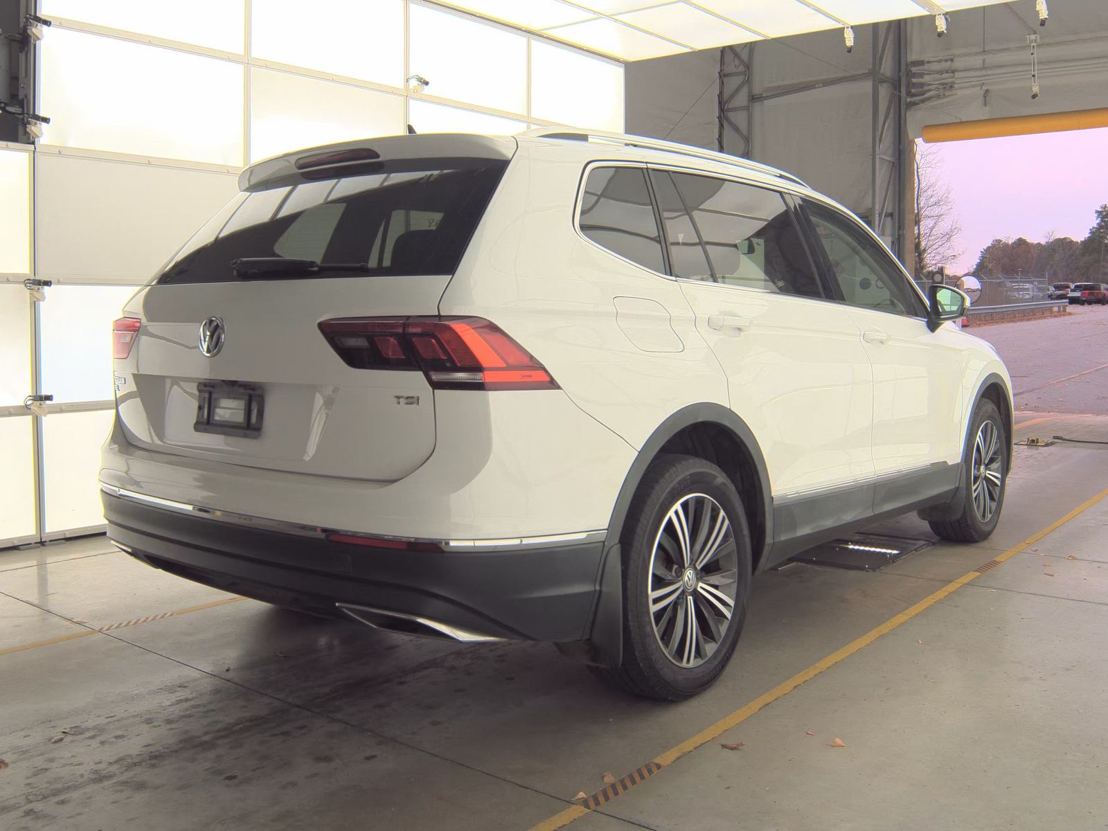 2018 Volkswagen Tiguan 2.0T SEL FWD