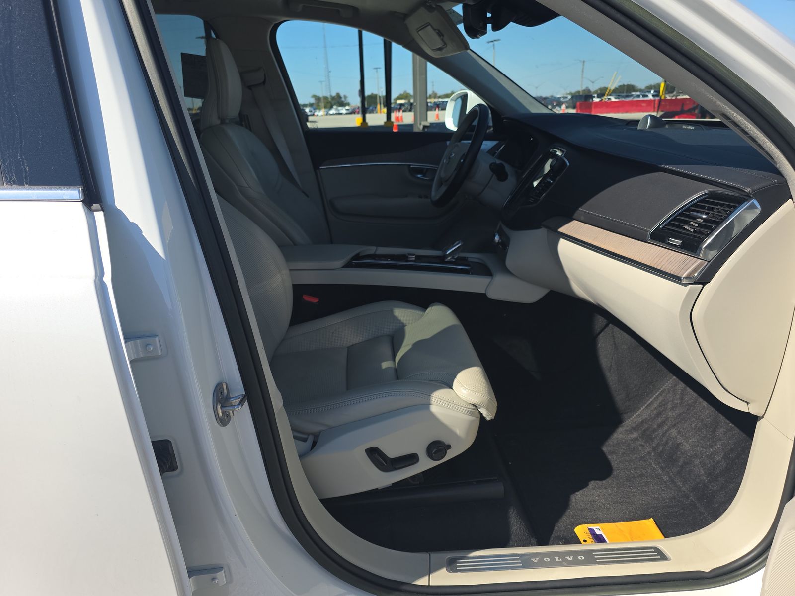 2023 Volvo XC90 B6 Ultimate AWD