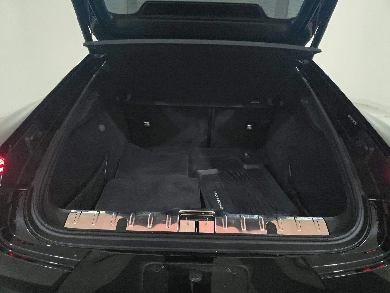 2022 Porsche Panamera Platinum Edition RWD