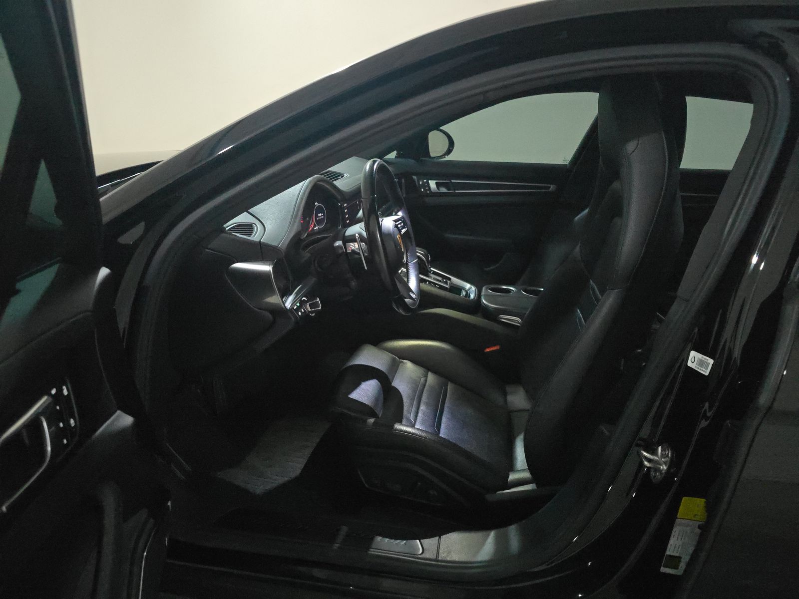 2022 Porsche Panamera Platinum Edition RWD