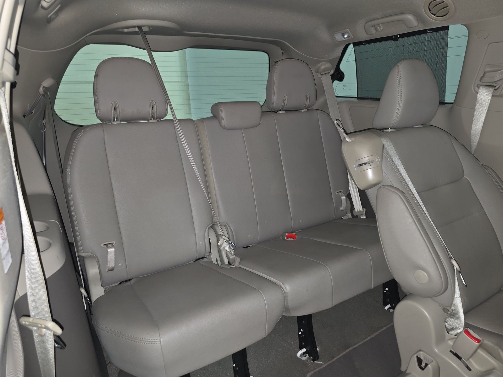 2020 Toyota Sienna XLE FWD