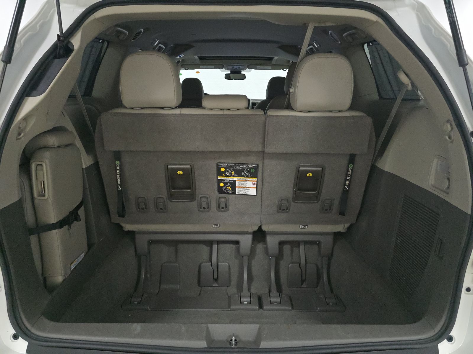 2020 Toyota Sienna XLE FWD