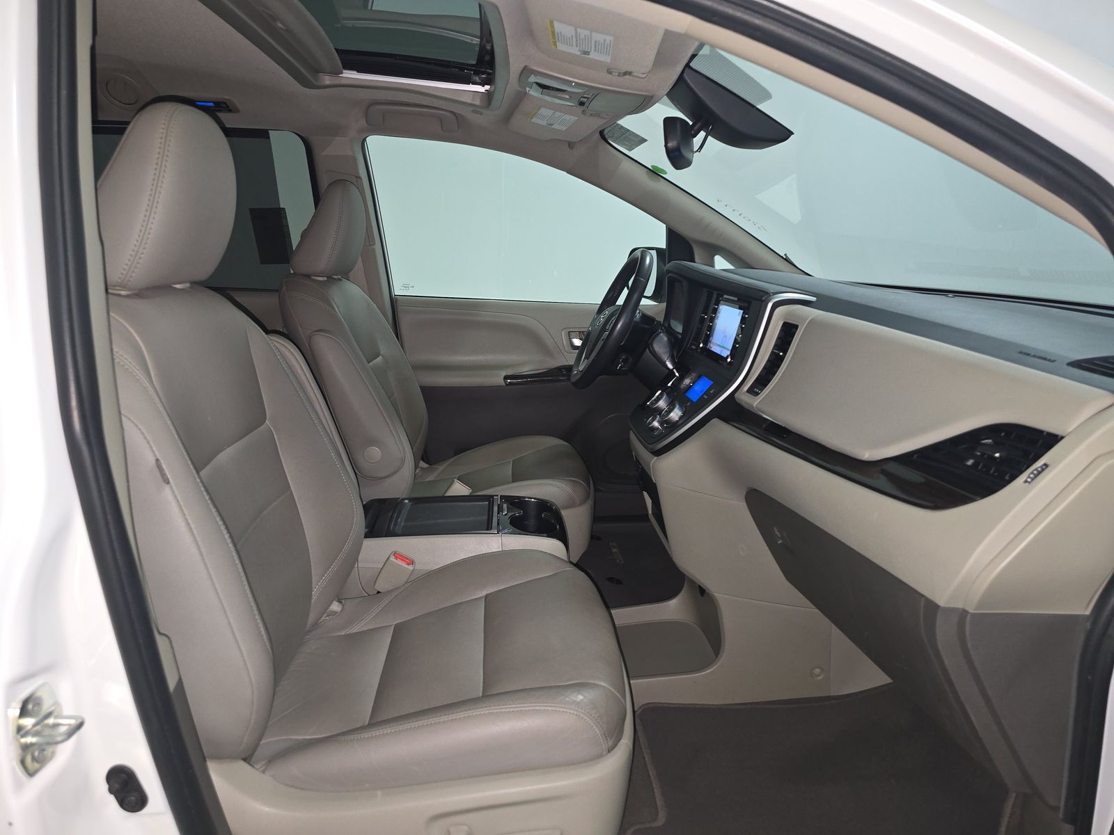 2020 Toyota Sienna XLE FWD