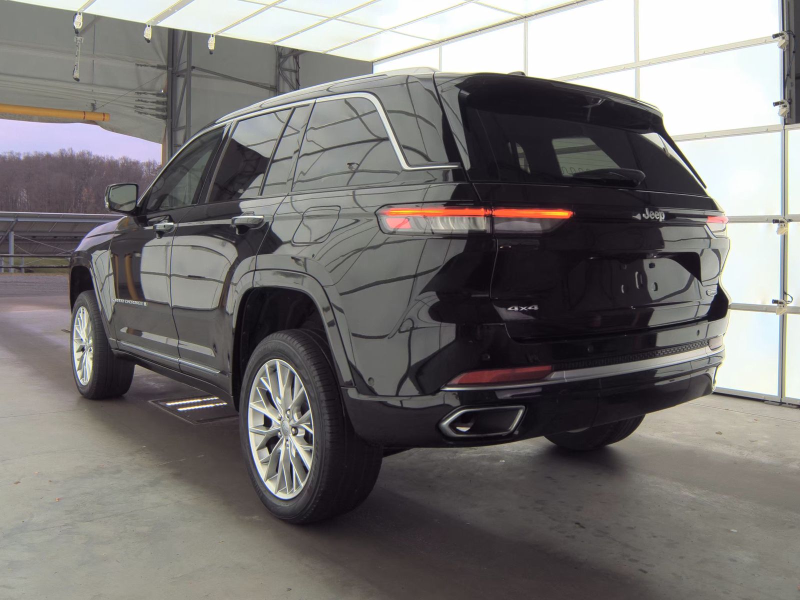 2022 Jeep Grand Cherokee Summit AWD