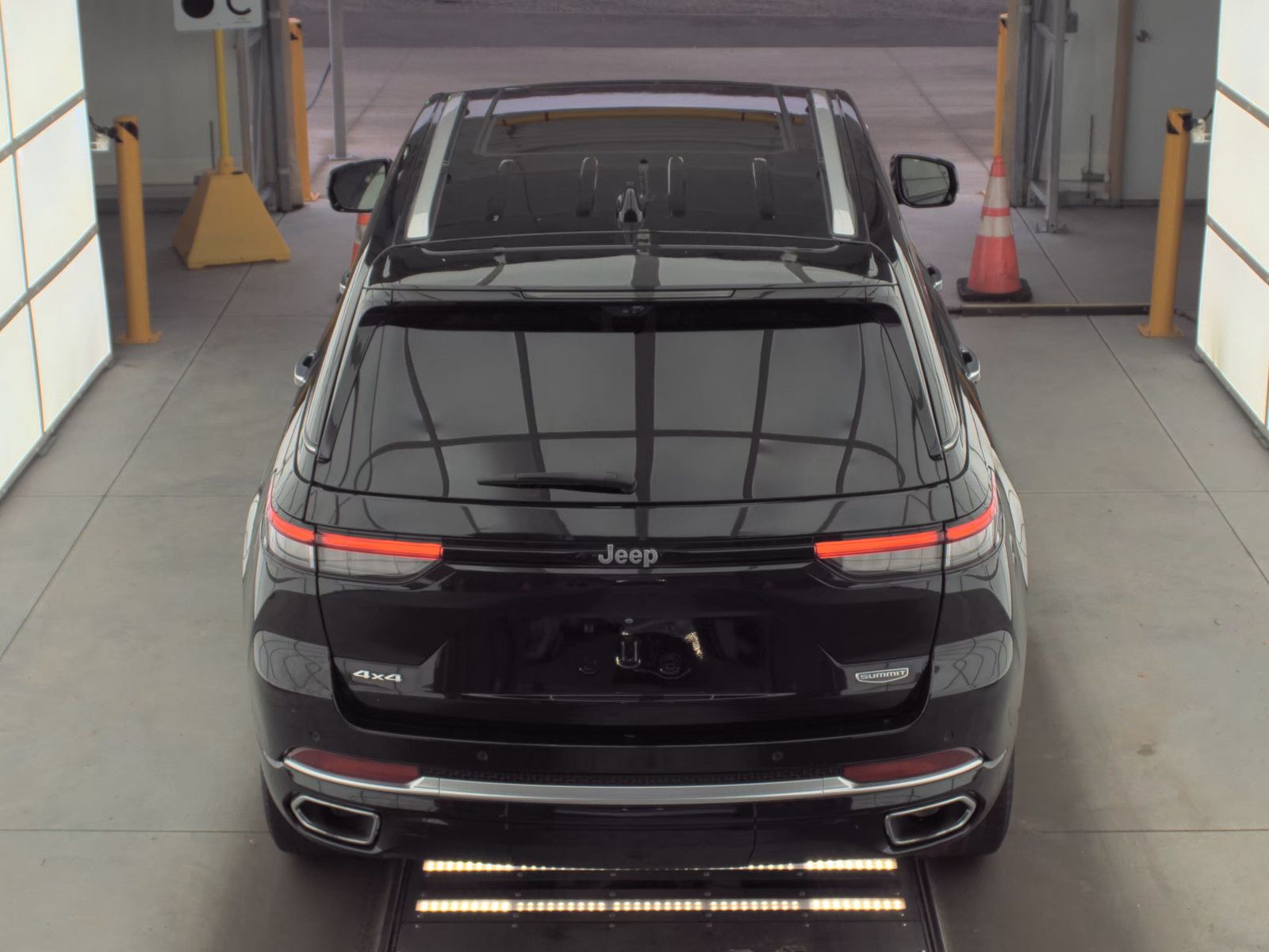 2022 Jeep Grand Cherokee Summit AWD