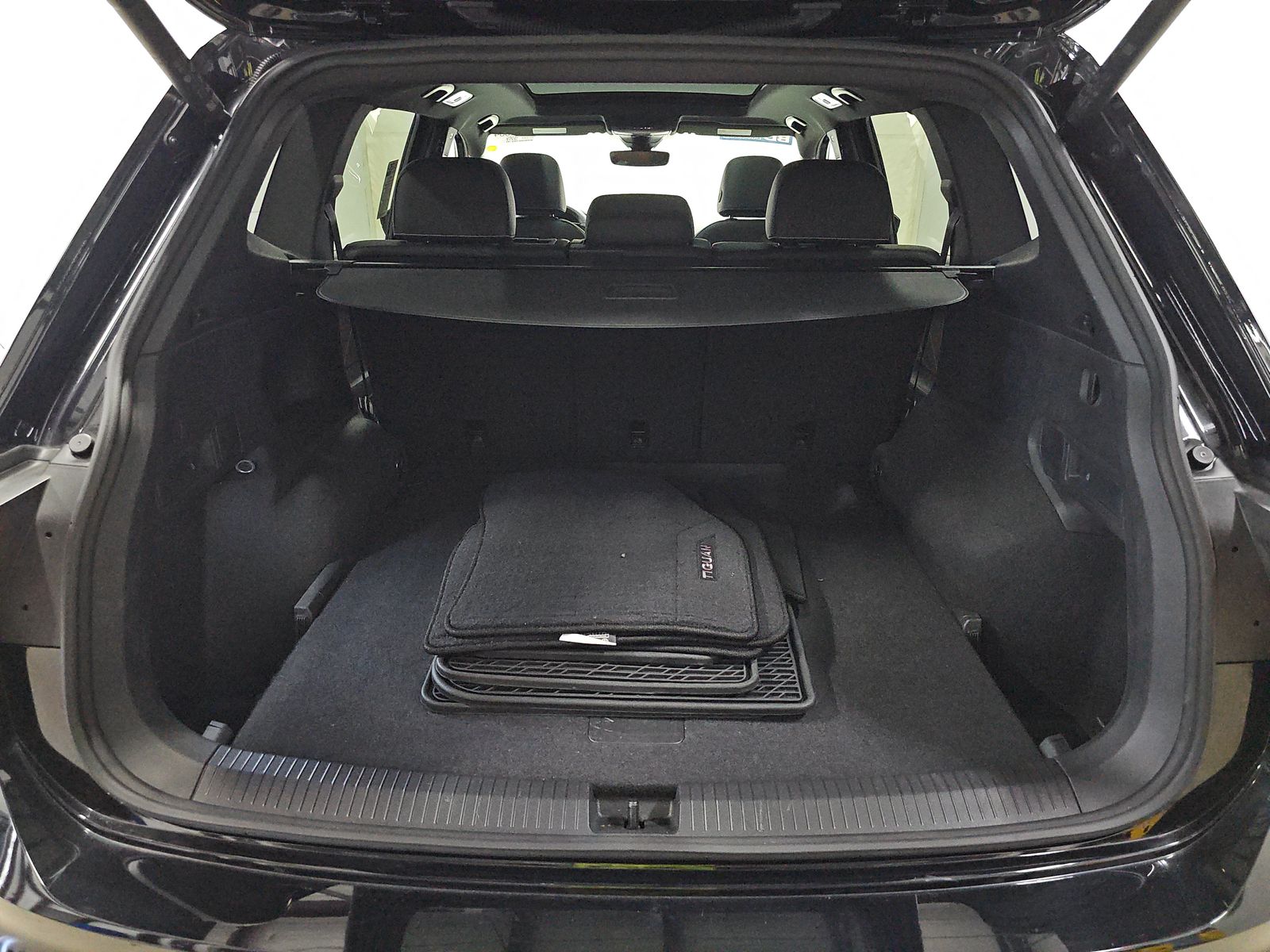 2024 Volkswagen Tiguan 2.0T SEL R-Line AWD