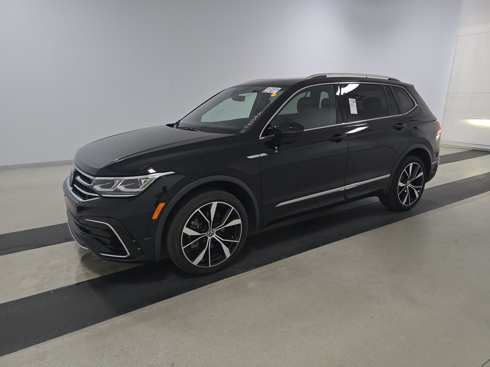2024 Volkswagen Tiguan 2.0T SEL R-Line AWD