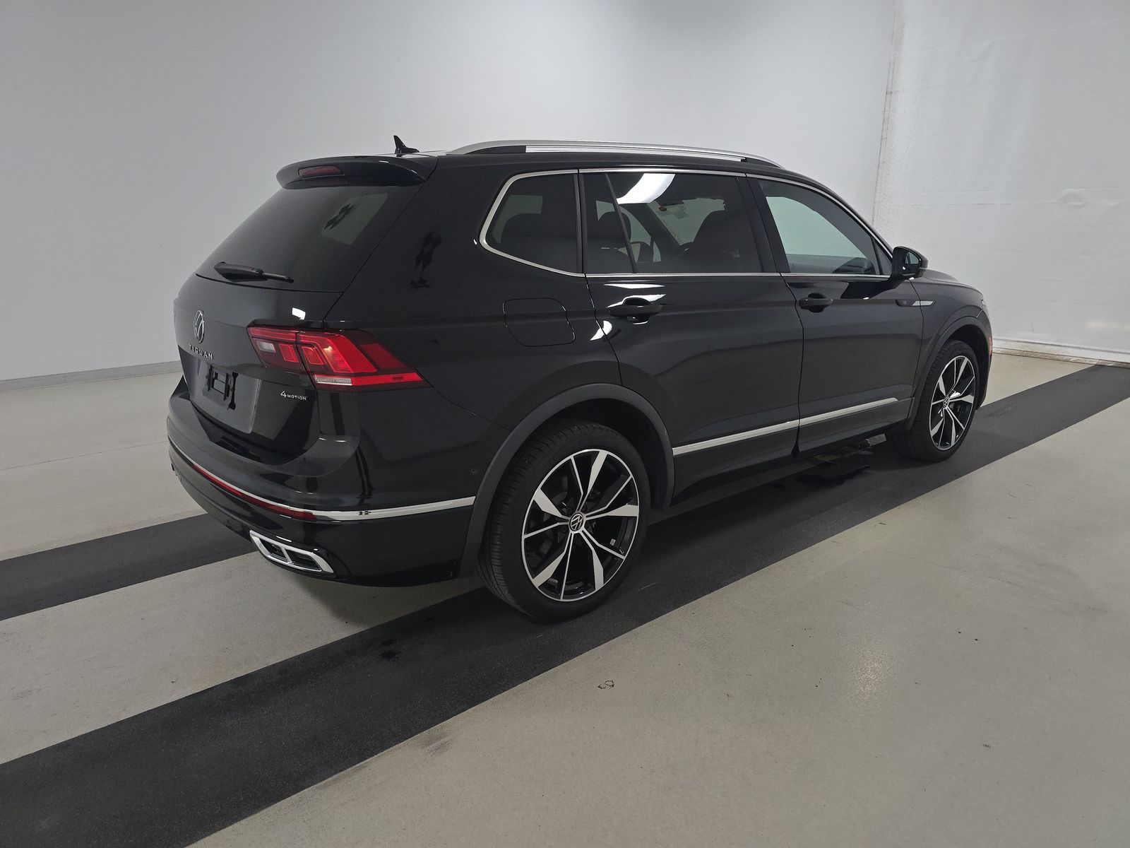 2024 Volkswagen Tiguan 2.0T SEL R-Line AWD