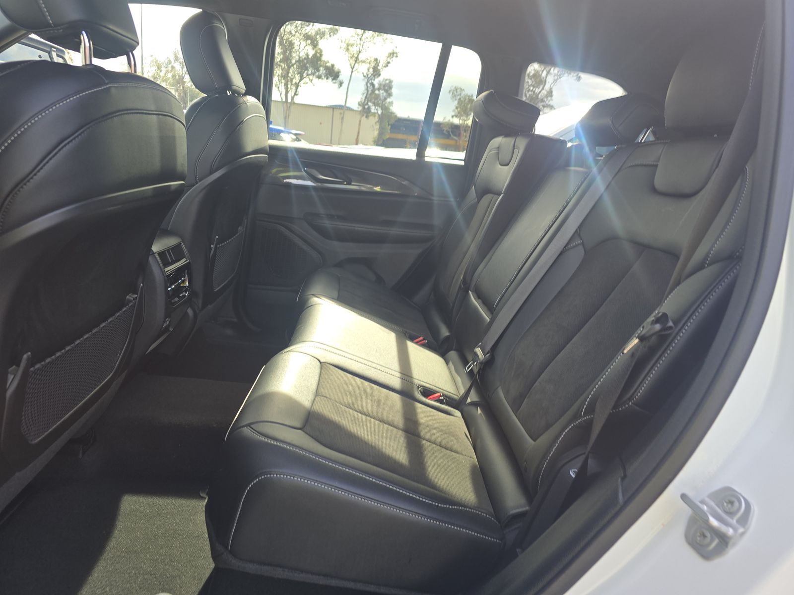 2023 Jeep Grand Cherokee Altitude AWD