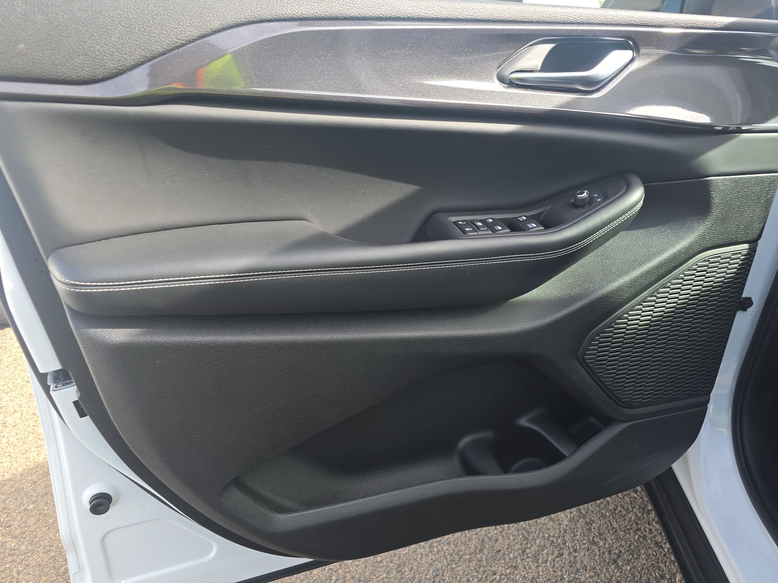 2023 Jeep Grand Cherokee Altitude AWD