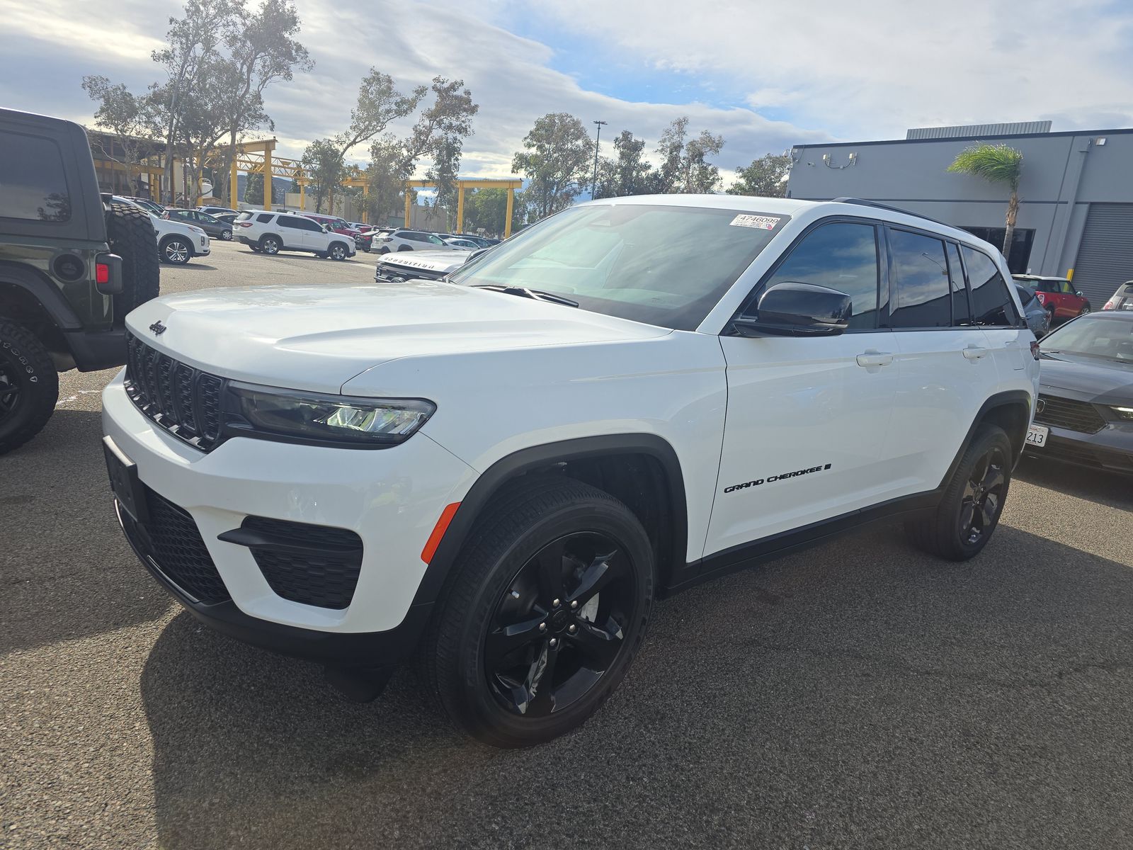 2023 Jeep Grand Cherokee Altitude AWD