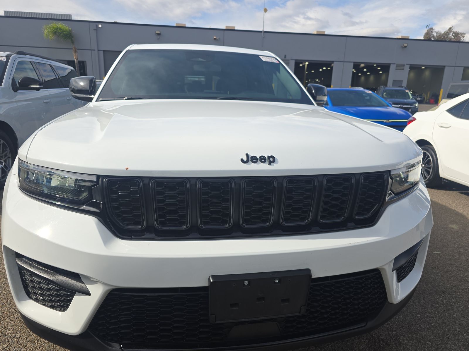2023 Jeep Grand Cherokee Altitude AWD