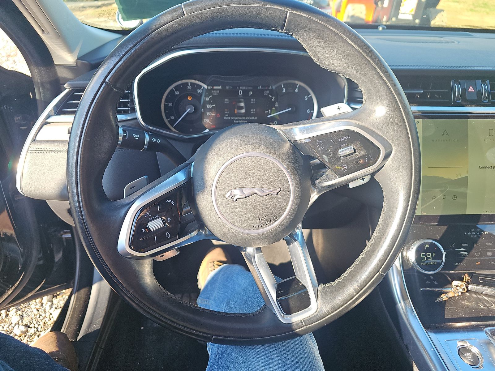 2022 Jaguar XF SE FWD