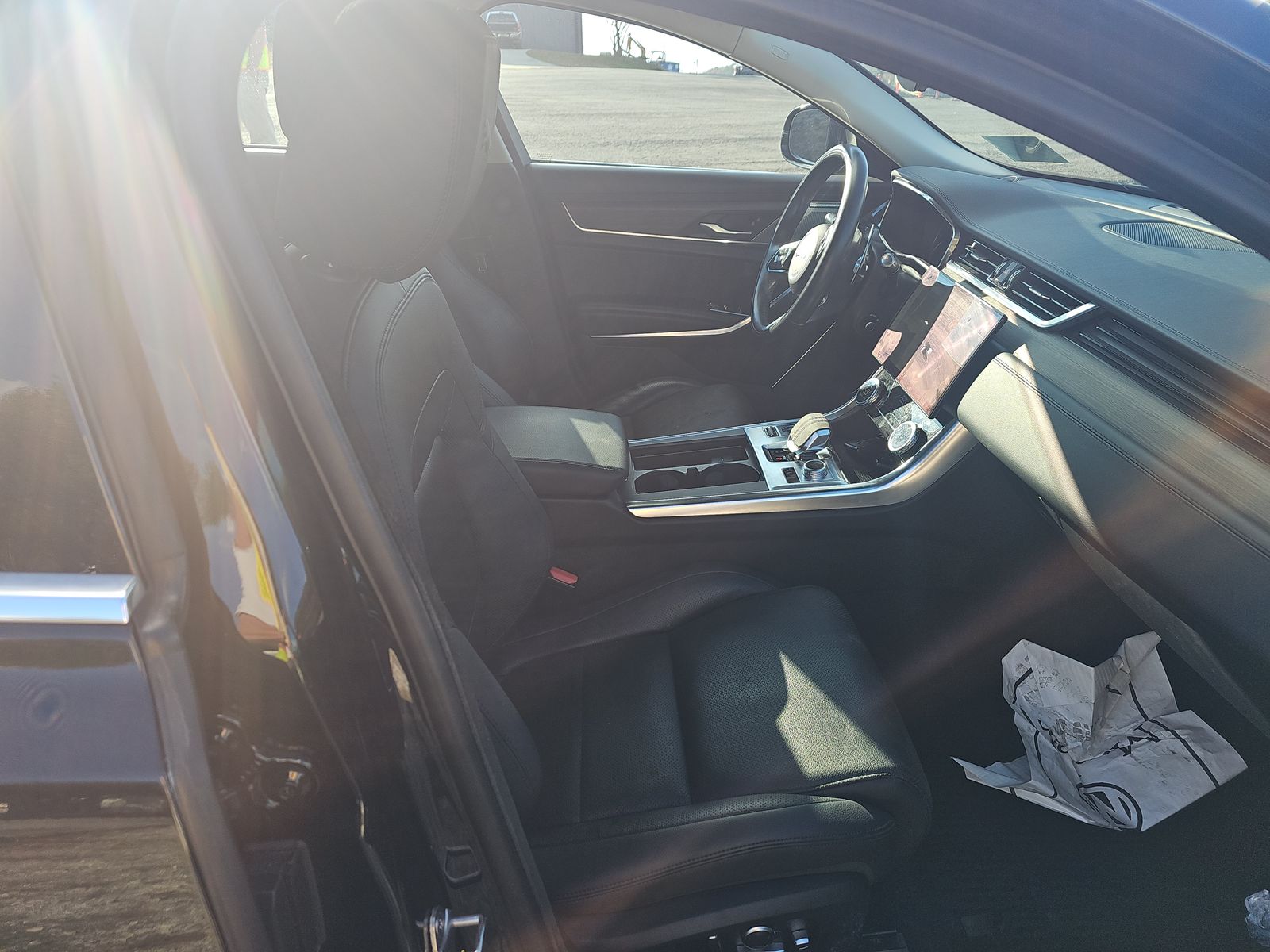 2022 Jaguar XF SE FWD