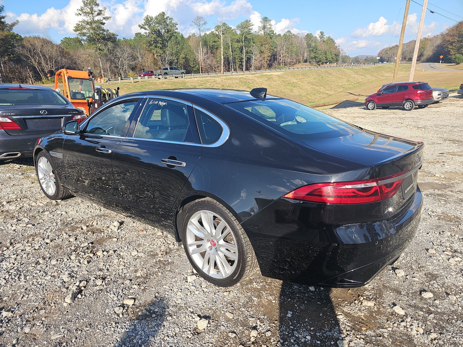 2022 Jaguar XF SE FWD