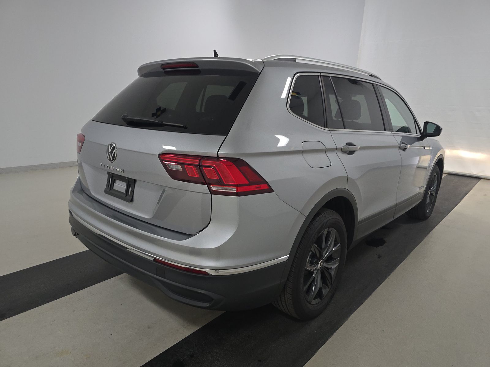 2024 Volkswagen Tiguan 2.0T SE FWD