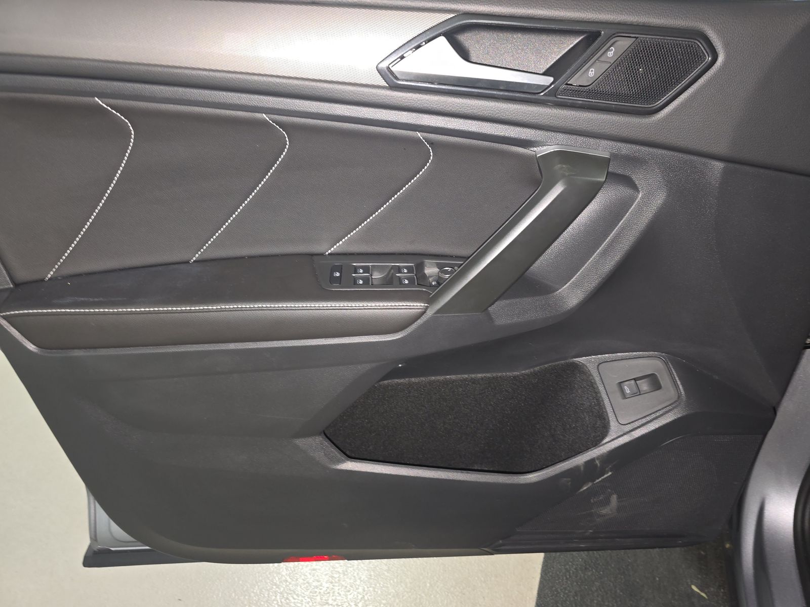 2024 Volkswagen Tiguan 2.0T SE FWD