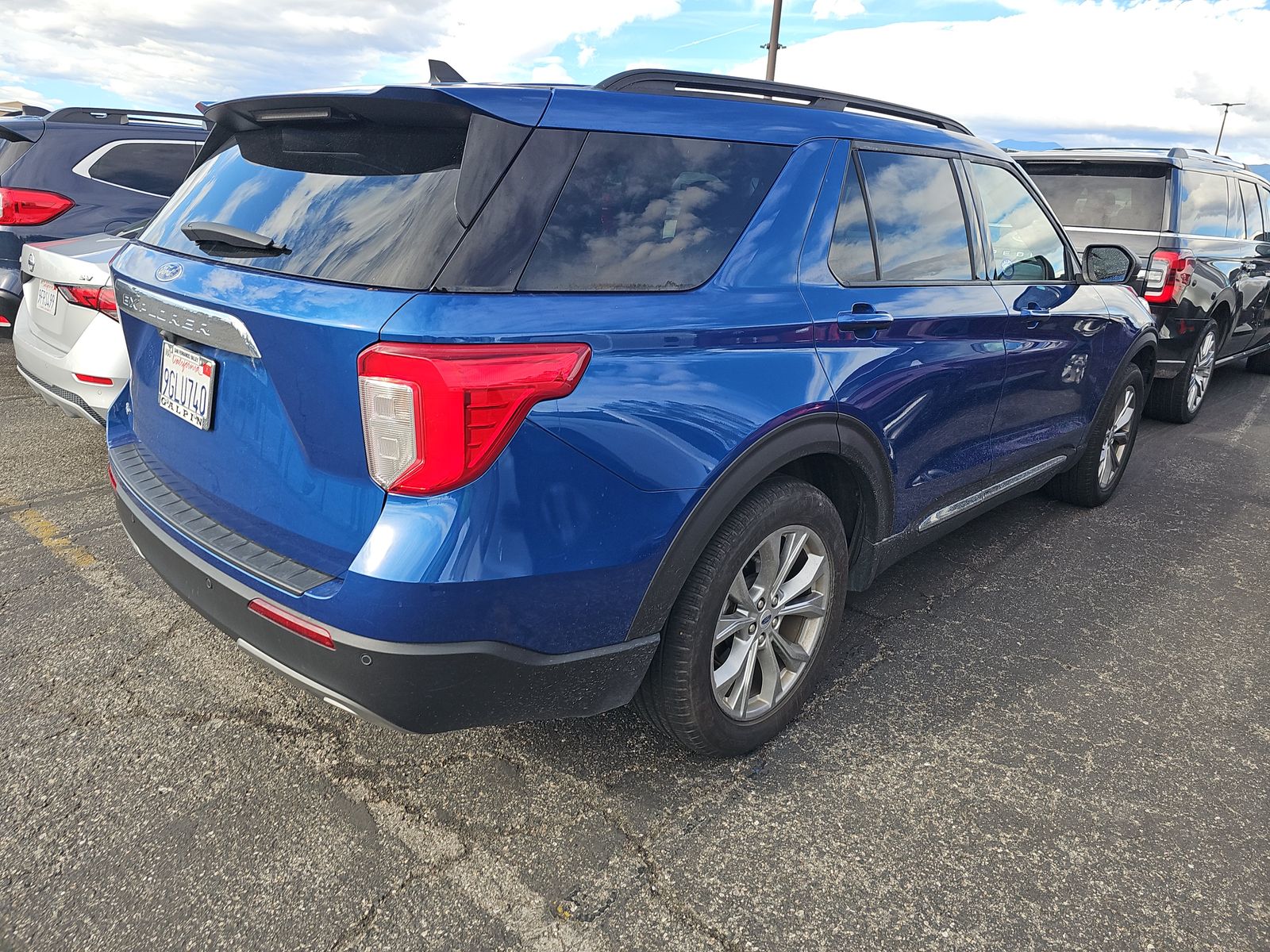 2023 Ford Explorer XLT RWD