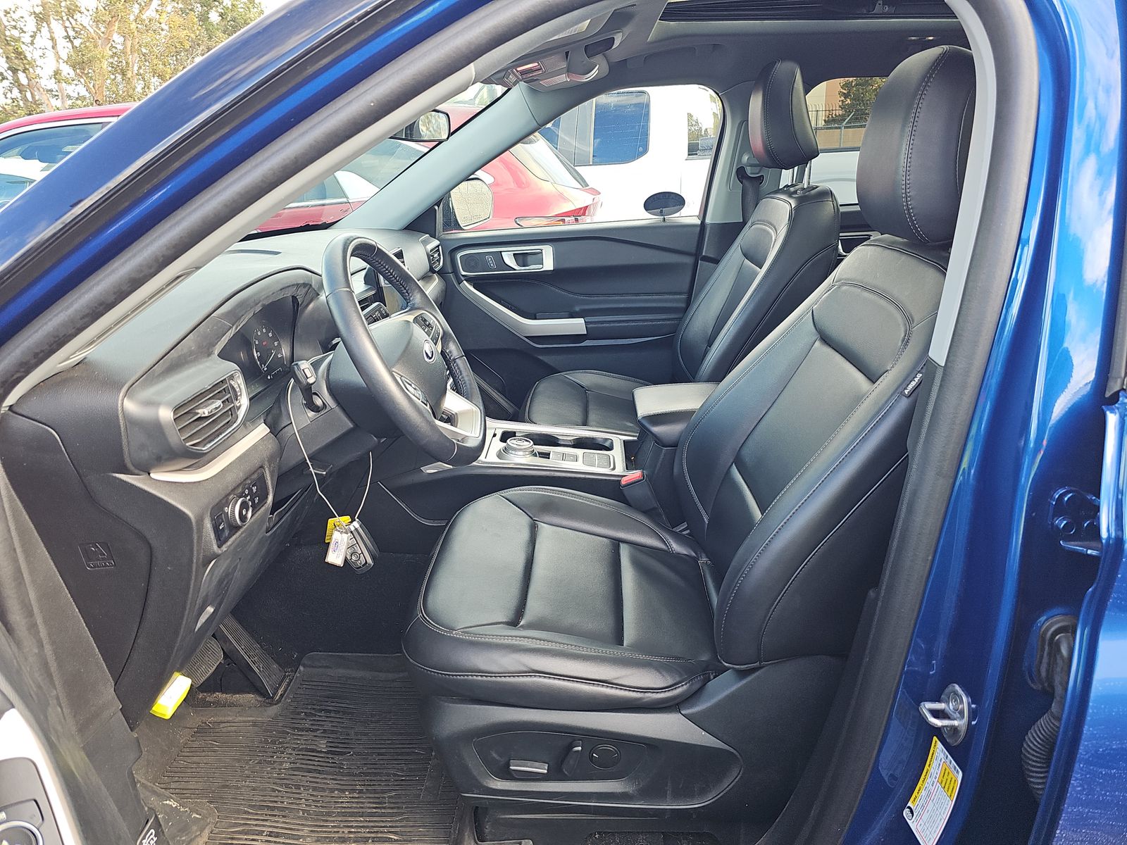 2023 Ford Explorer XLT RWD