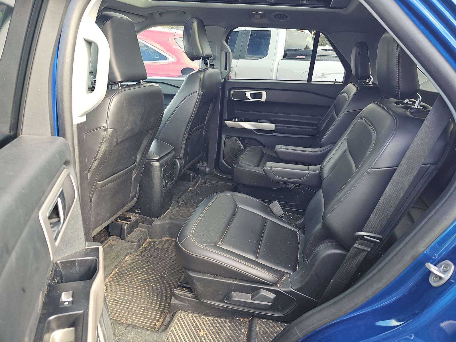 2023 Ford Explorer XLT RWD