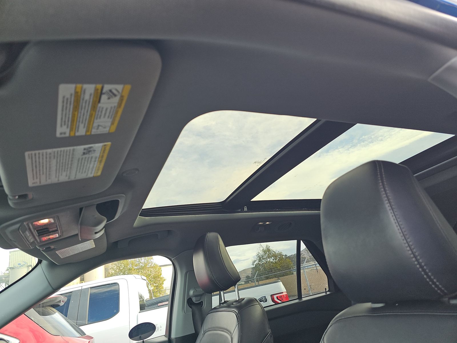 2023 Ford Explorer XLT RWD