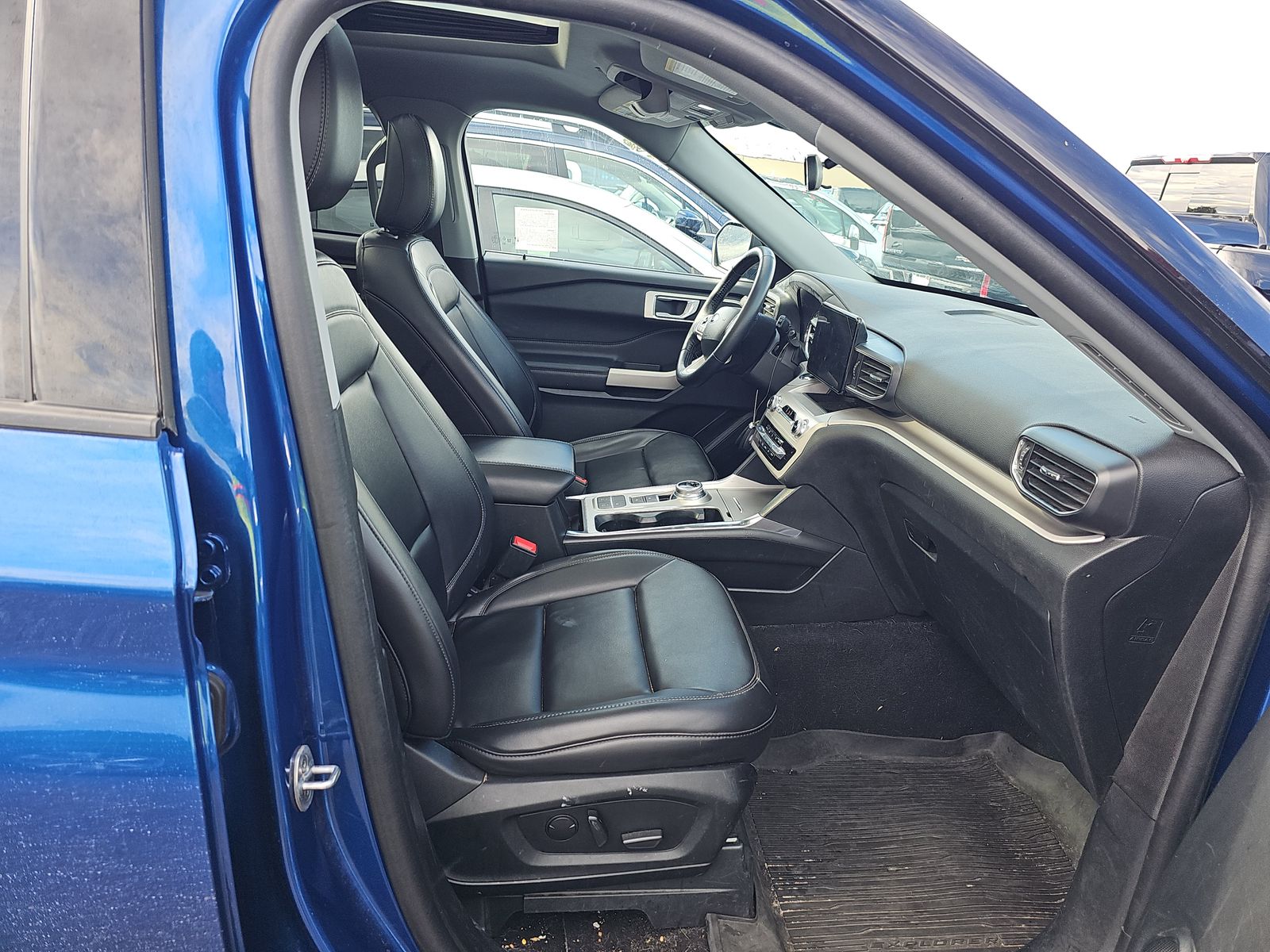 2023 Ford Explorer XLT RWD