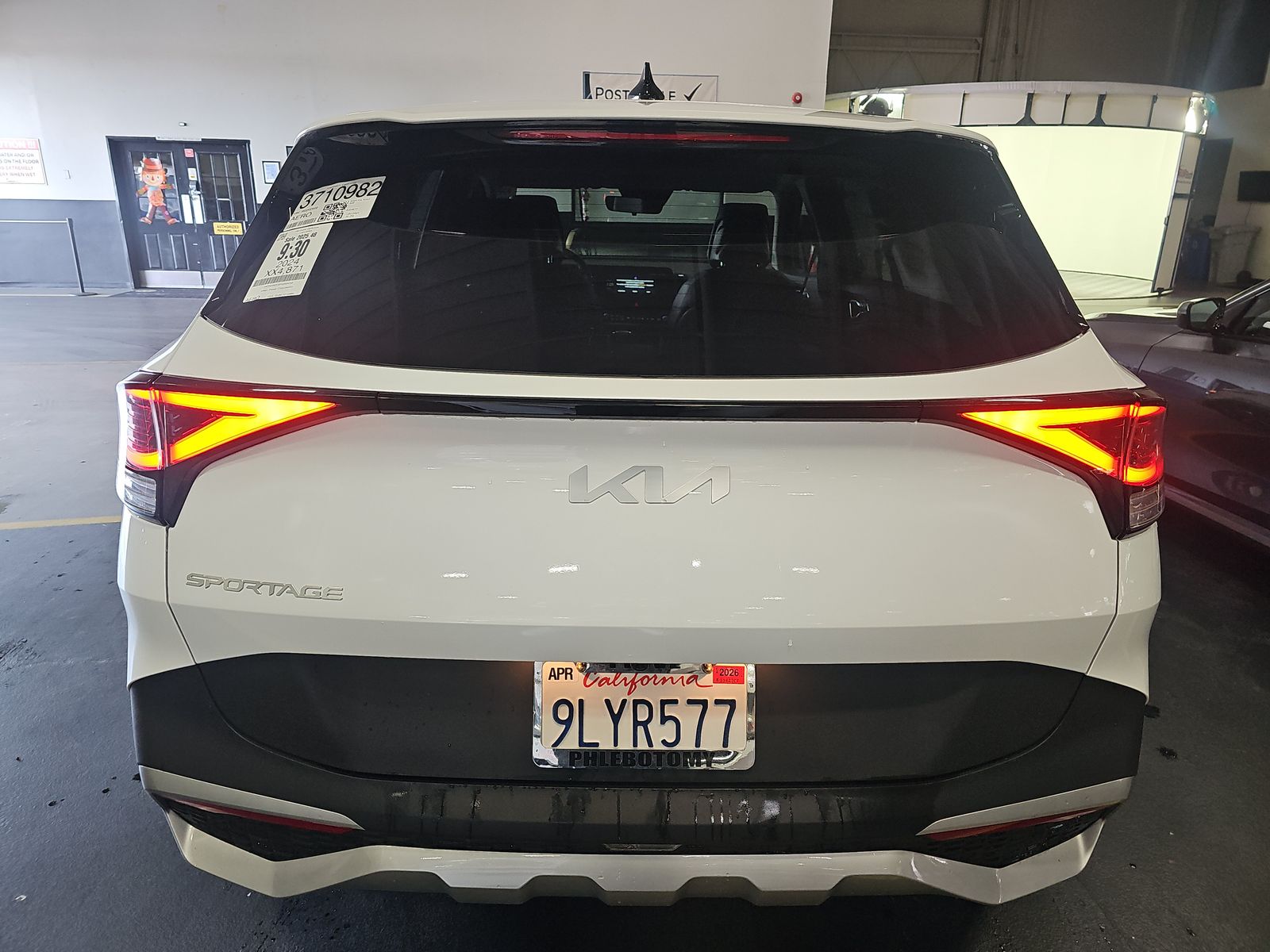 2024 Kia Sportage EX FWD