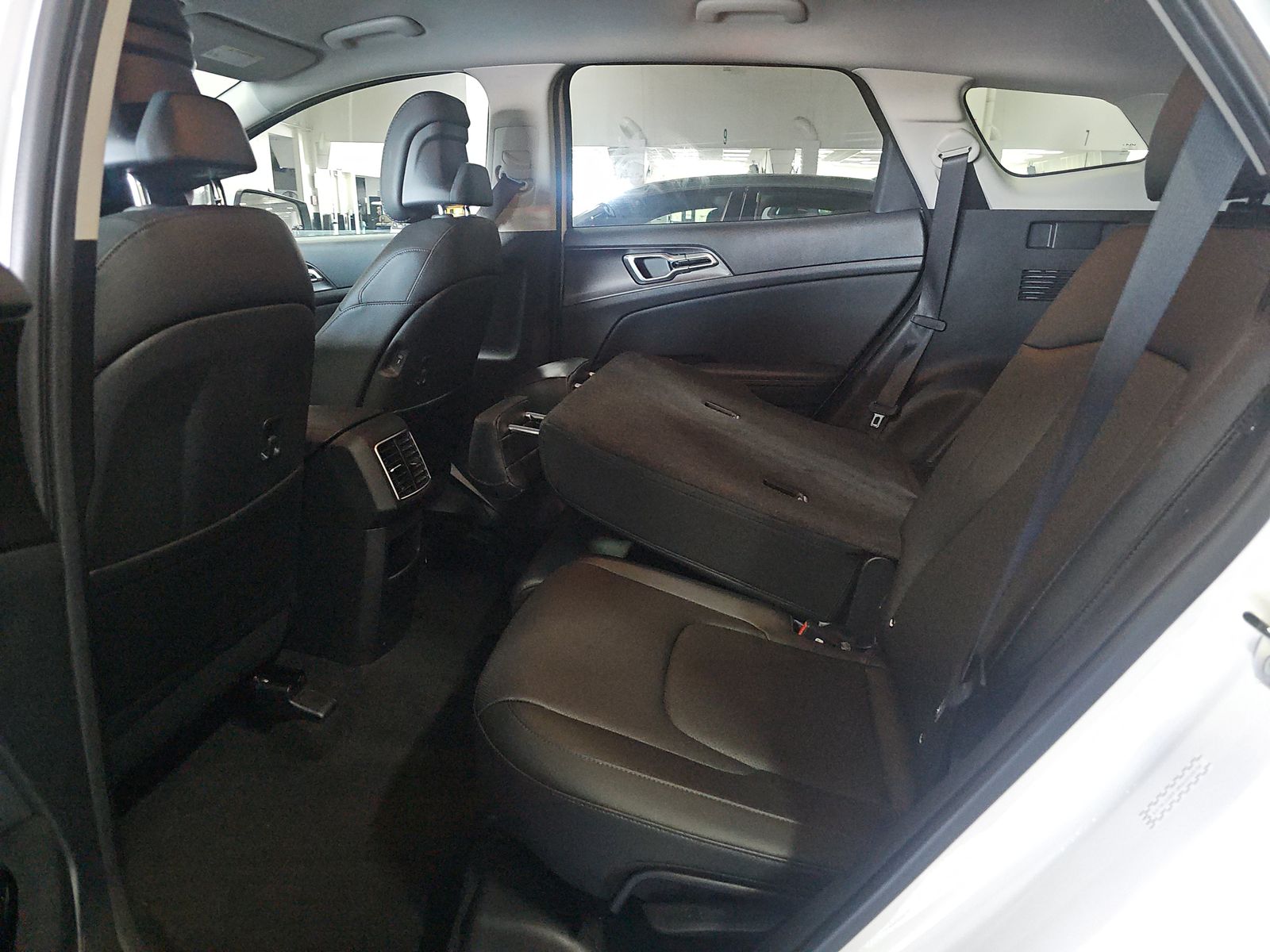 2024 Kia Sportage EX FWD