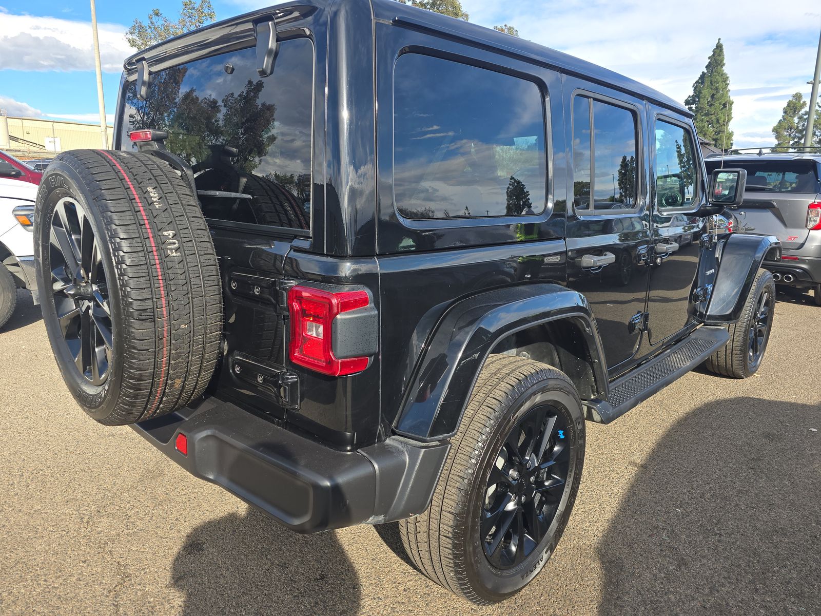 2023 Jeep Wrangler 4xe Sahara AWD