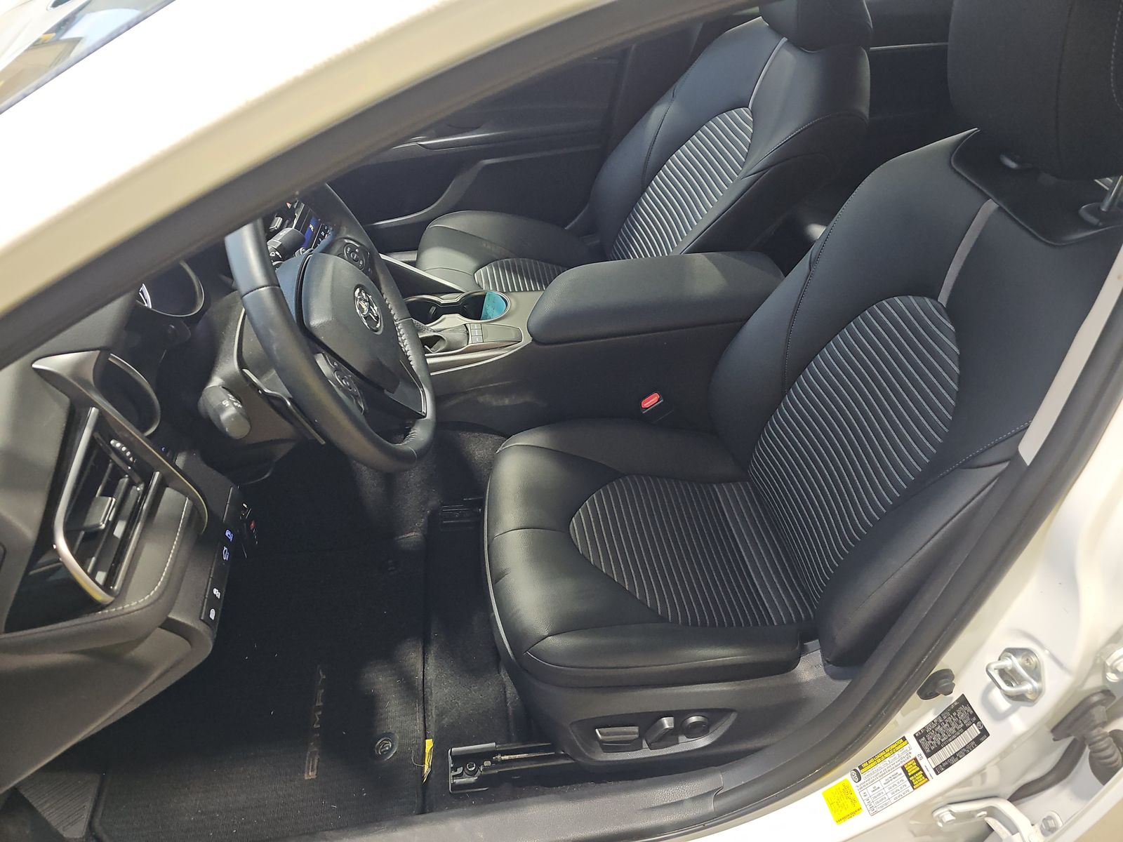 2022 Toyota Camry SE FWD