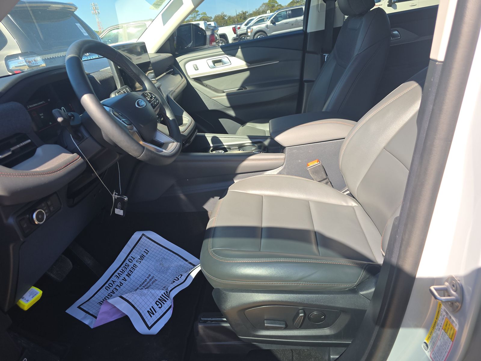 2025 Ford Explorer Active AWD