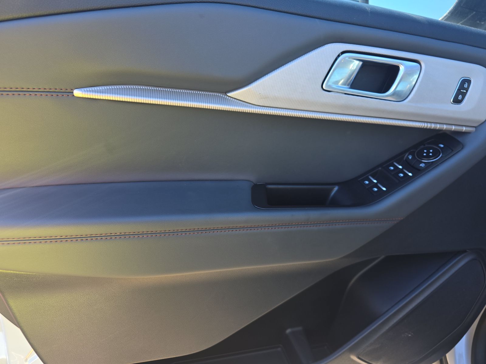 2025 Ford Explorer Active AWD