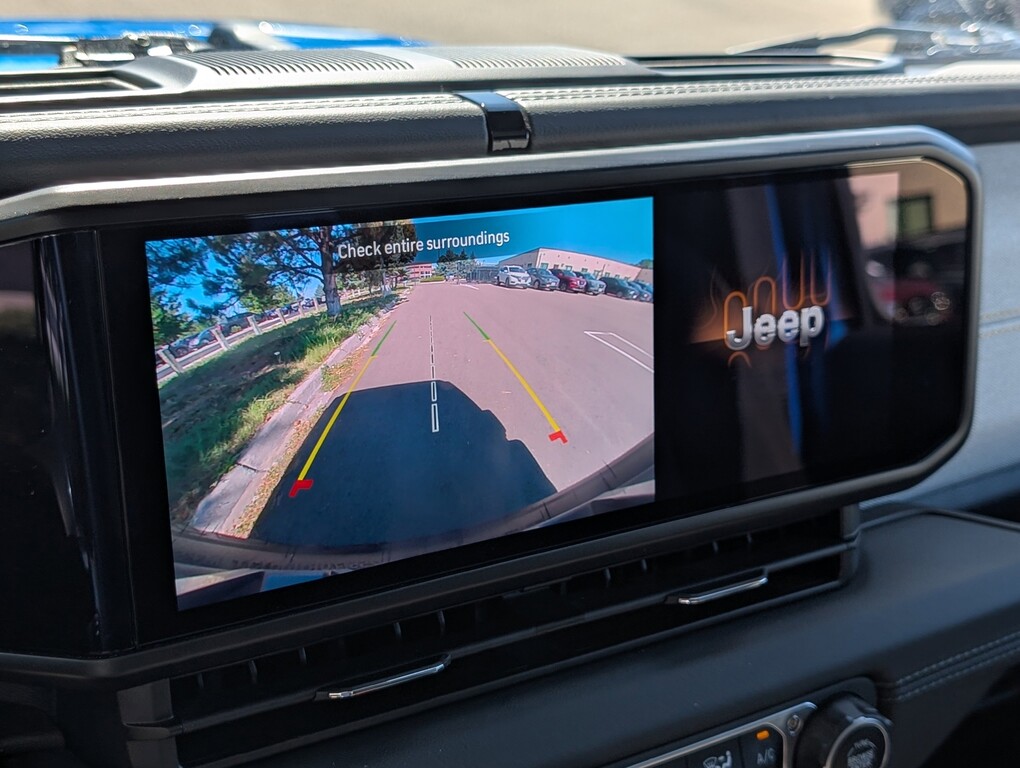 2024 Jeep Wrangler Sahara AWD