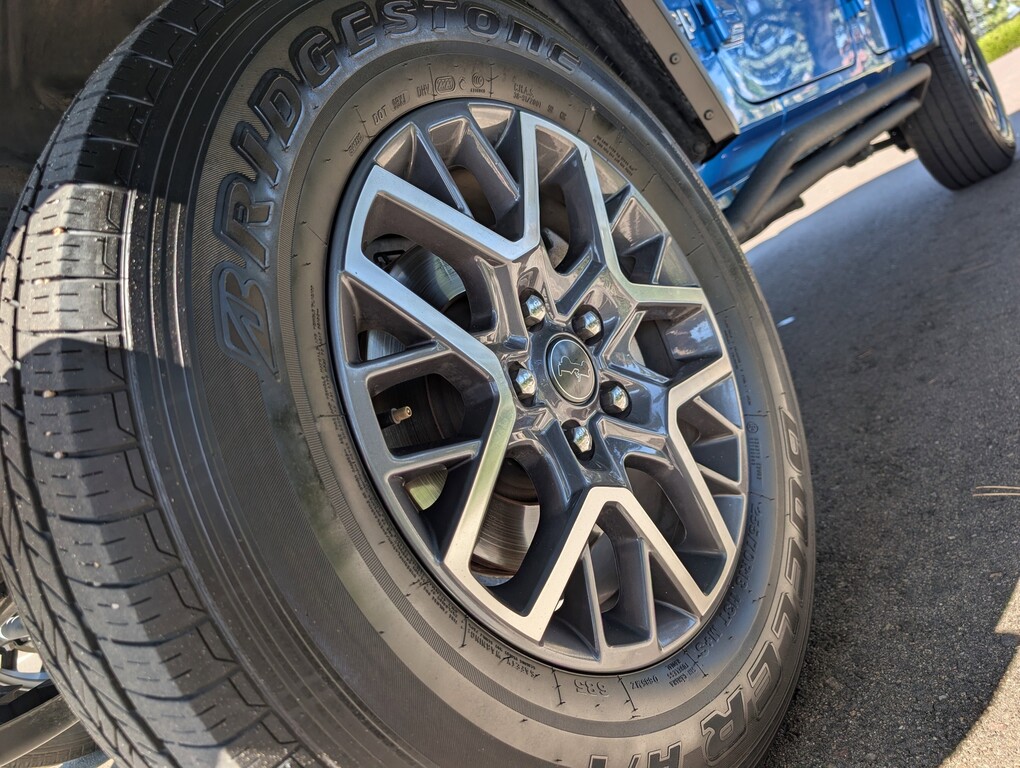 2024 Jeep Wrangler Sahara AWD