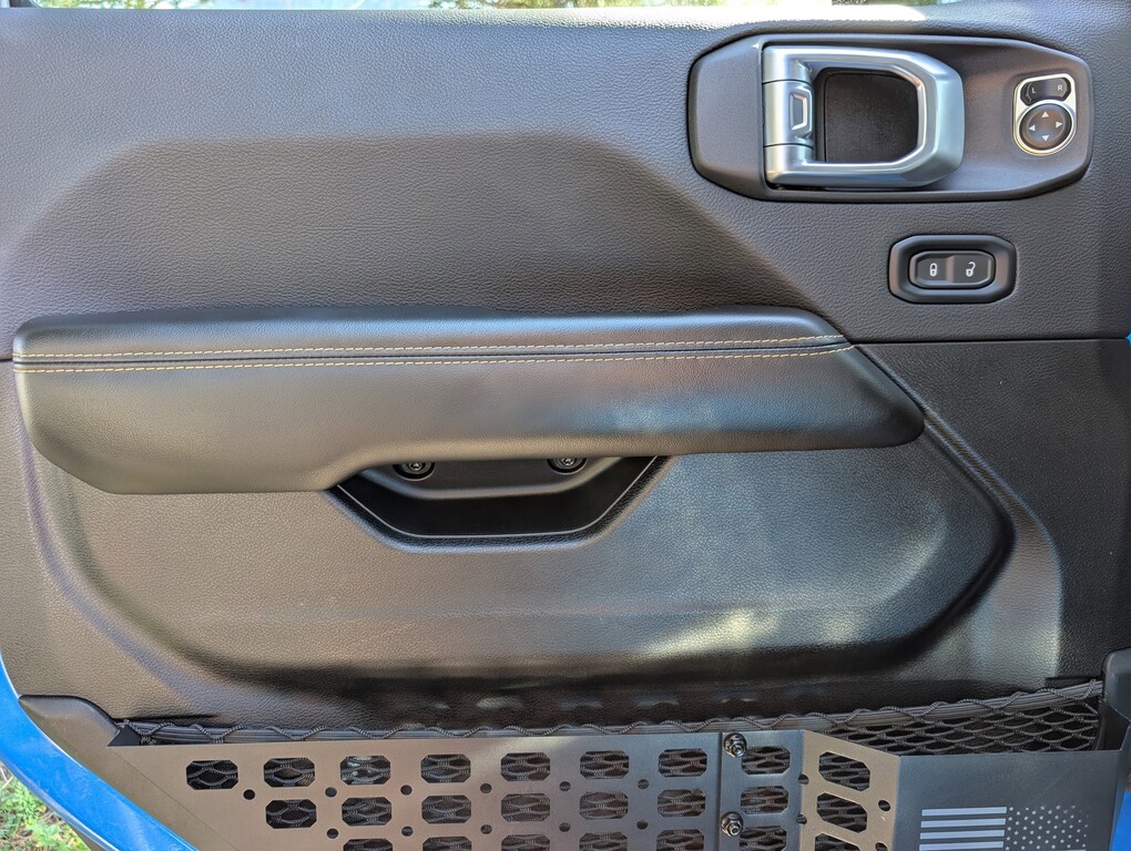 2024 Jeep Wrangler Sahara AWD