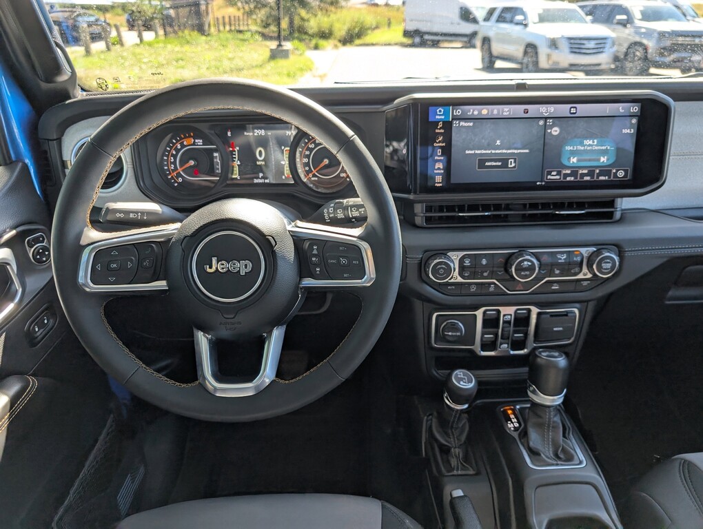 2024 Jeep Wrangler Sahara AWD