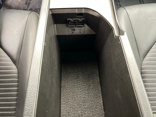 2024 Toyota Camry SE FWD