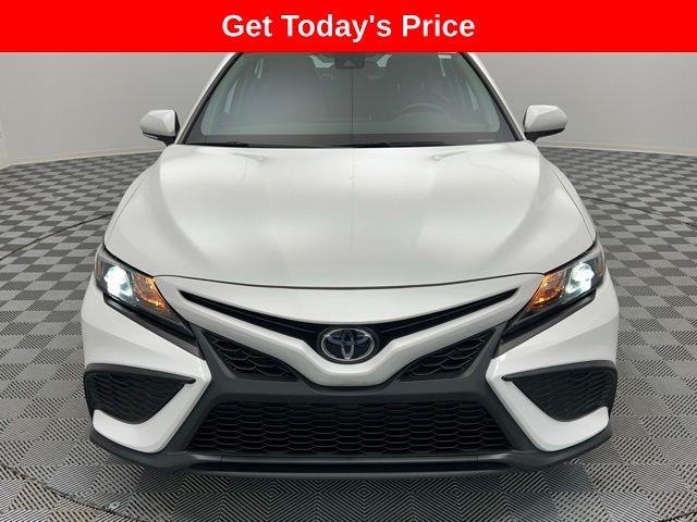 2024 Toyota Camry SE FWD