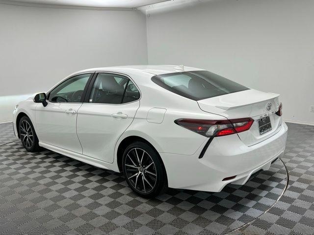 2024 Toyota Camry SE FWD